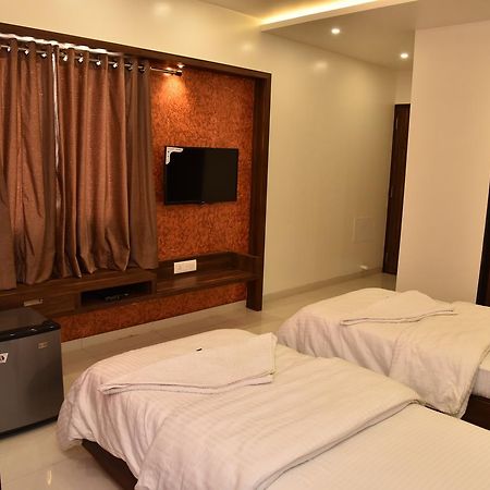 Hotel Comfort Bharuch Exterior foto