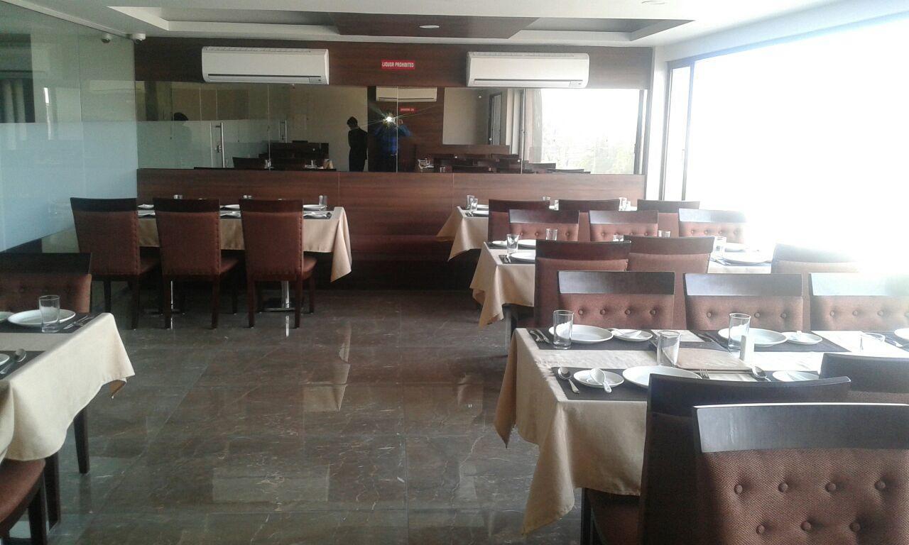 Hotel Comfort Bharuch Exterior foto