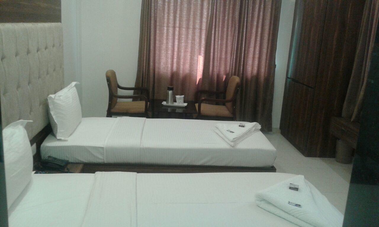 Hotel Comfort Bharuch Exterior foto