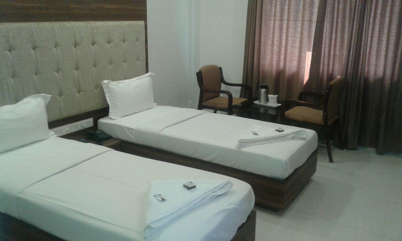 Hotel Comfort Bharuch Exterior foto