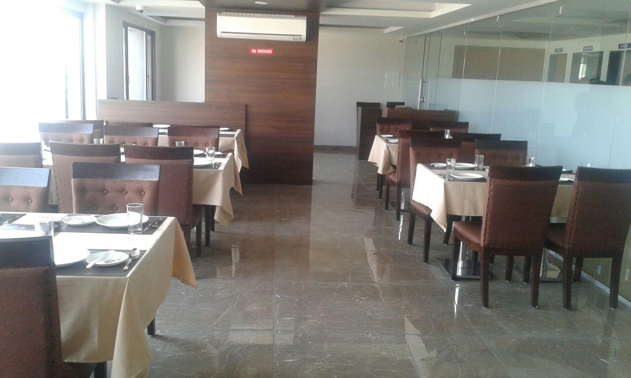 Hotel Comfort Bharuch Exterior foto
