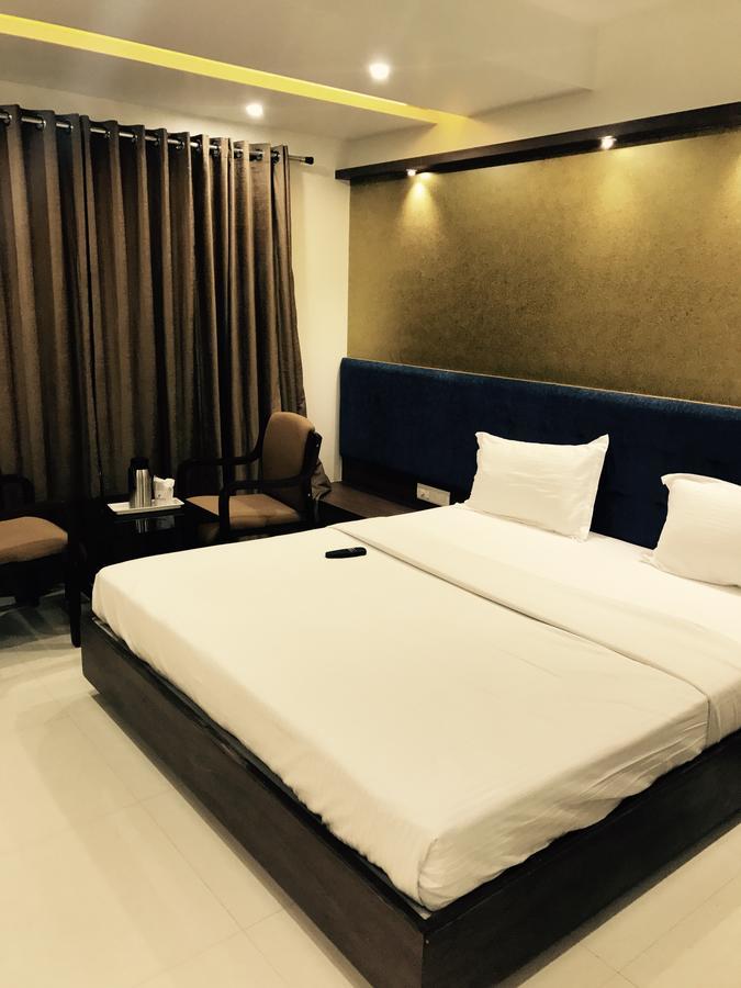 Hotel Comfort Bharuch Exterior foto