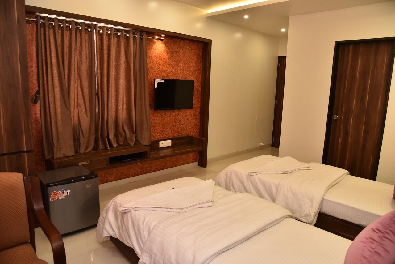 Hotel Comfort Bharuch Exterior foto